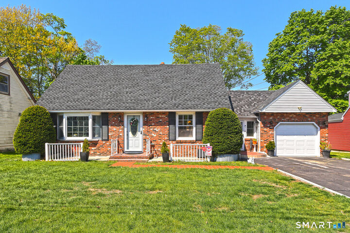 Property Photo:  10 Glenmoor Drive  CT 06512 