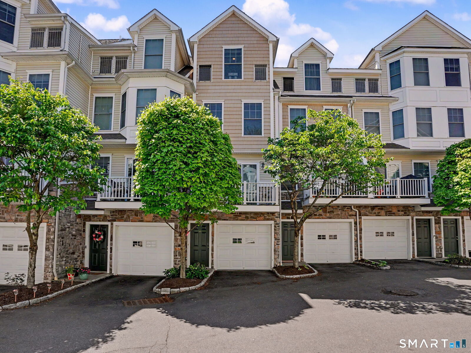 Property Photo:  85 Camp Avenue 14E  CT 06907 