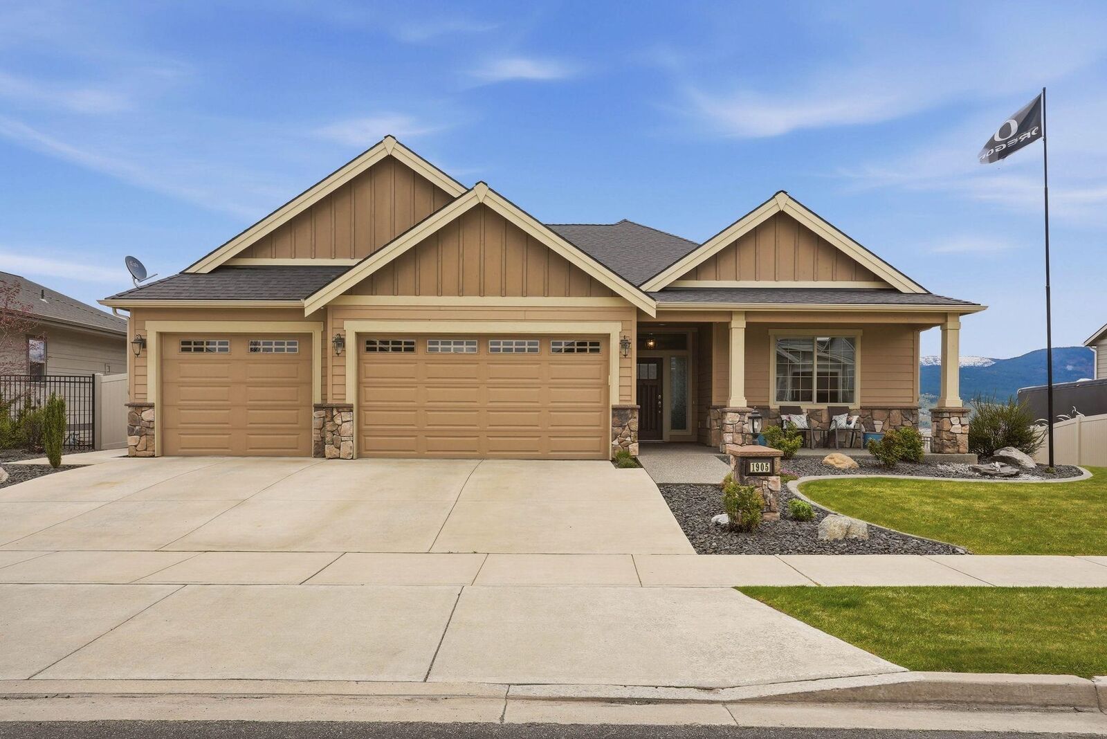 Property Photo: 1905 S Incline Dr WA 99016