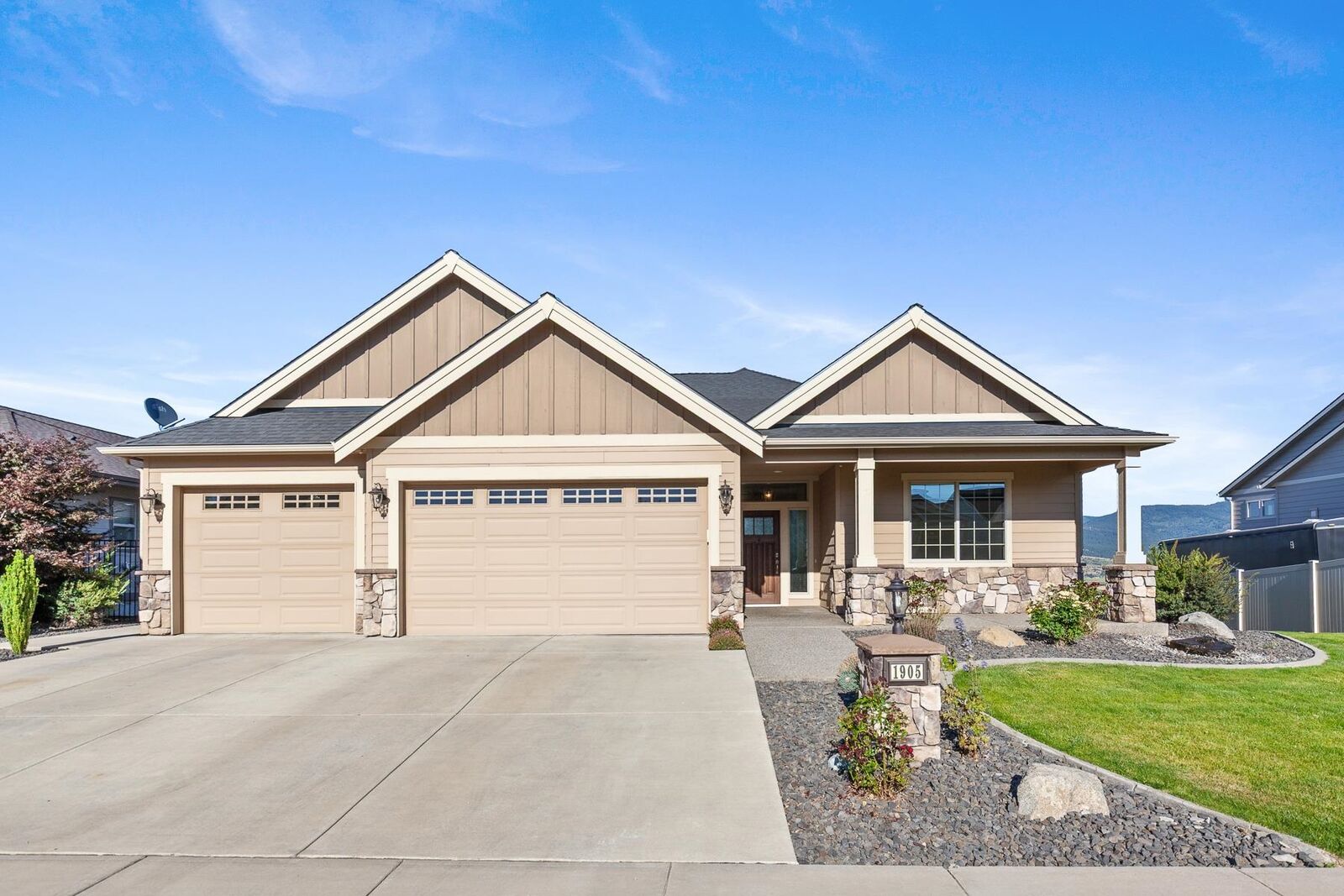 Property Photo:  1905 S Incline Dr  WA 99016 