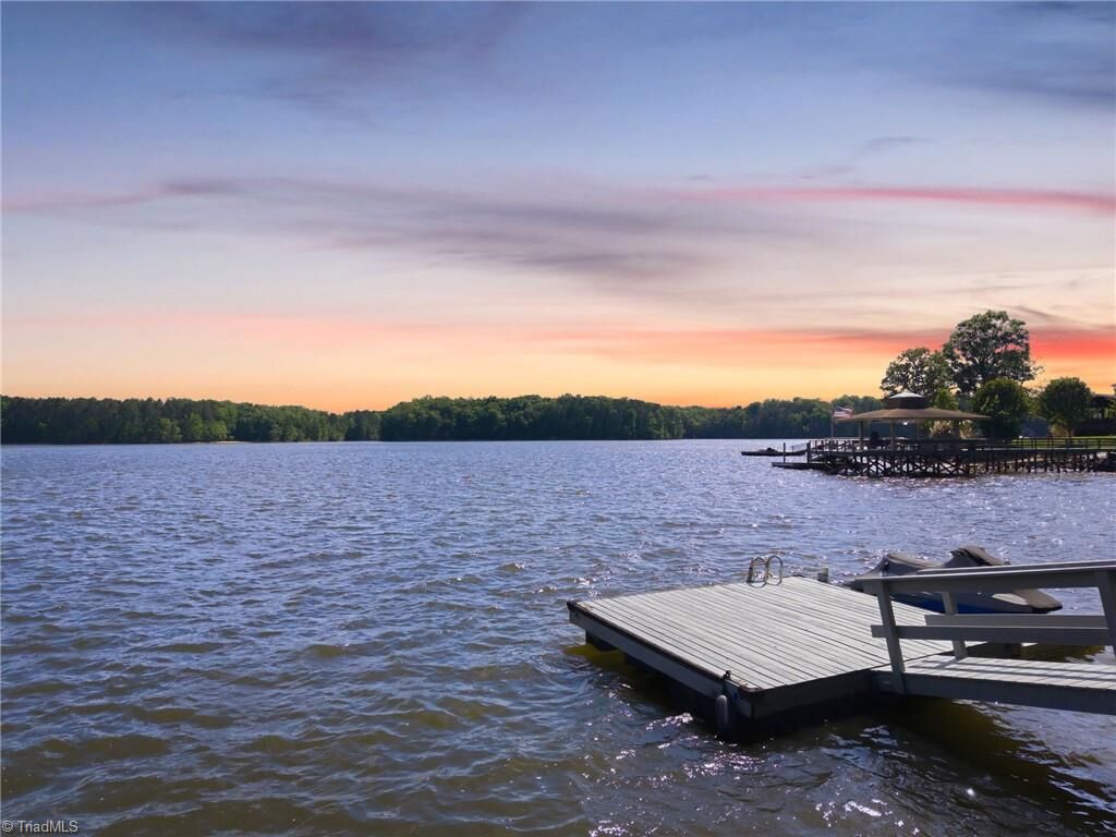 Property Photo:  450 Mainsail Road  NC 28146 