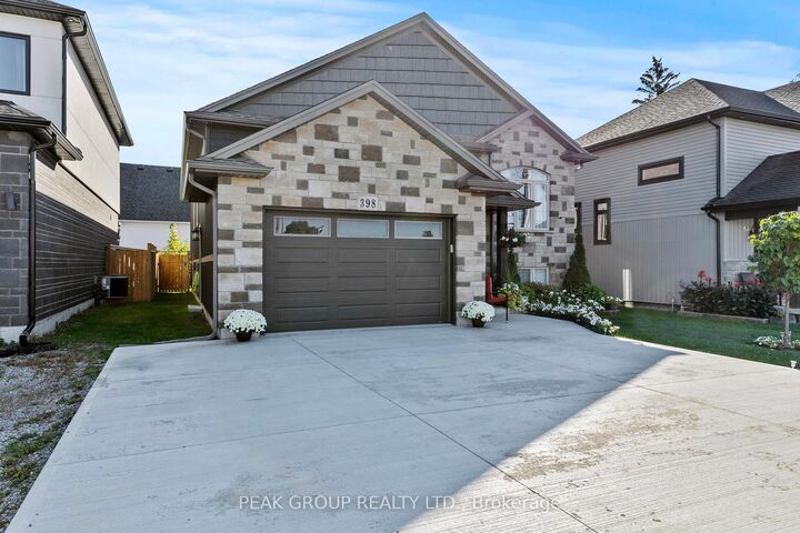 398 Aqueduct Street — photo 1