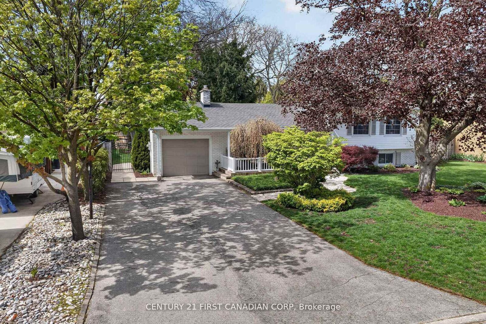 Photo de la propriété:  16 Gustin Avenue  ON N6P 1C2 