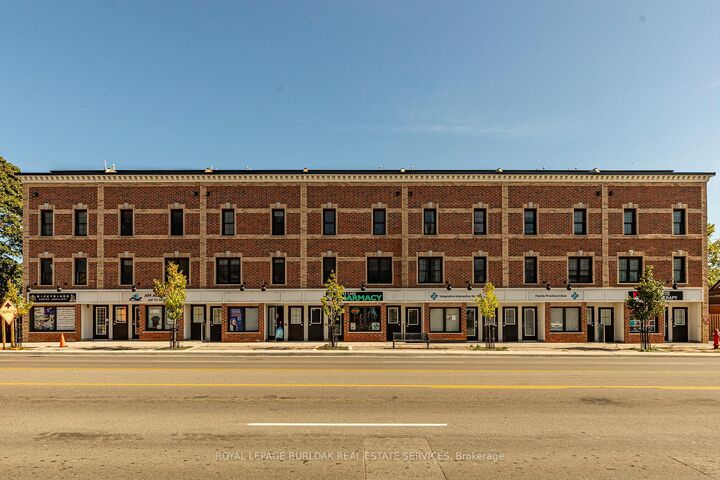 Property Photo: 760 Lakeshore Road E 213 ON L5E 1C7