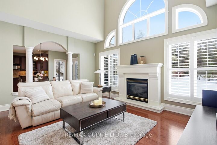 Property Photo: 2 Treeview Avenue ON L4A 1R1