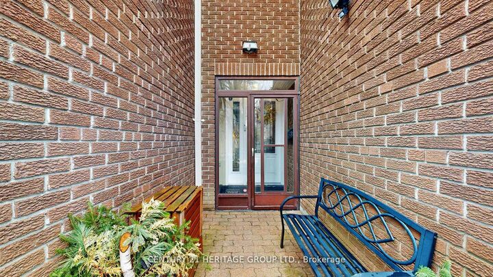 Property Photo:  8 Dunkeld Way  ON L3T 4Y9 