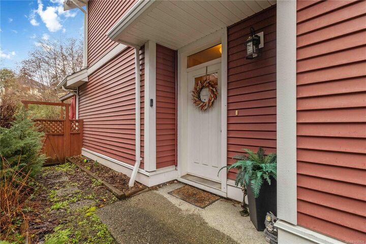 Property Photo:  2260 Maple Ave N 106  BC V9Z 1L2 