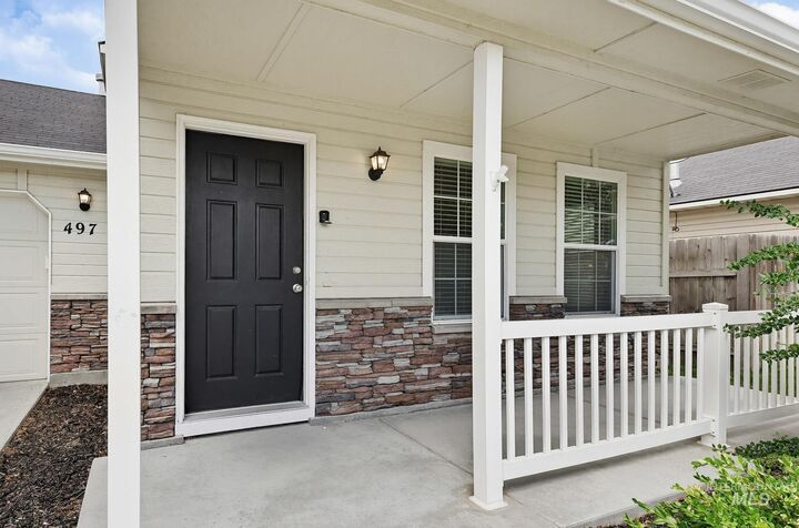 Property Photo: 497 N Lahar Pl ID 83634