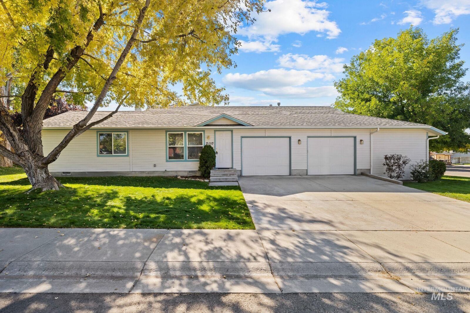 Property Photo:  2110/2112 S Juniper St  ID 83686 