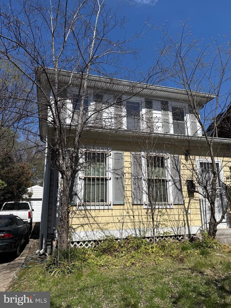 Property Photo:  1408 Franklin Street NE  DC 20018 