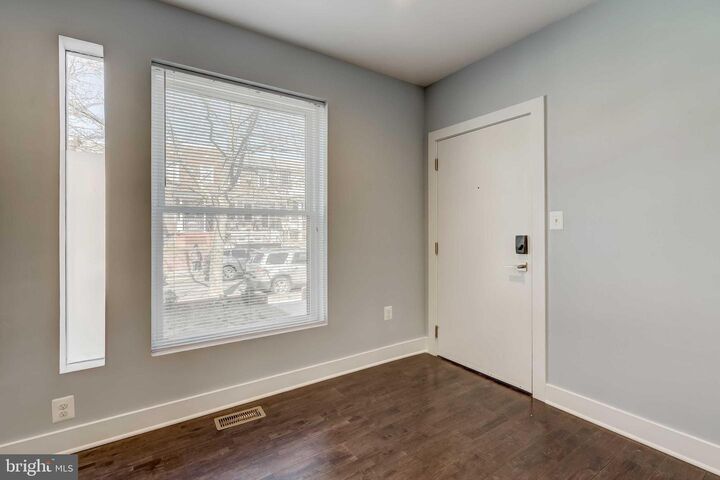 Property Photo:  1605 F Street NE 2  DC 20002 