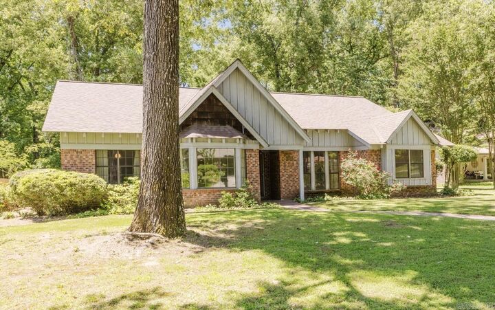 Property Photo:  110 Ridgewood  AR 71857 
