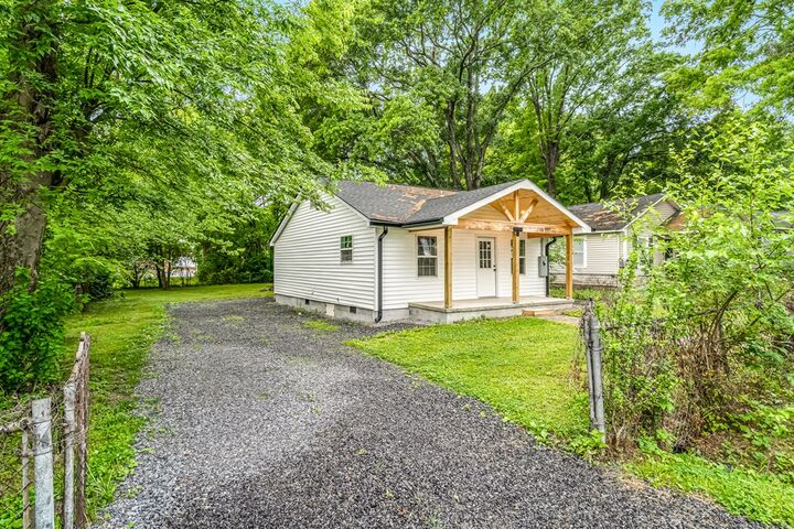 Property Photo:  1300 Ludie Street  GA 30720 