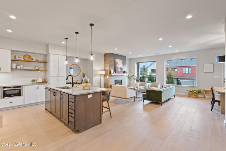 Property Photo:  1033 E Railroad Ave  ID 83854 