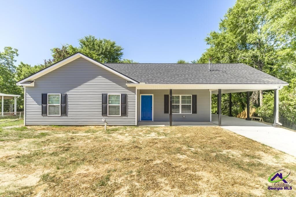 Property Photo:  1648 Hurley Circle  GA 31206 
