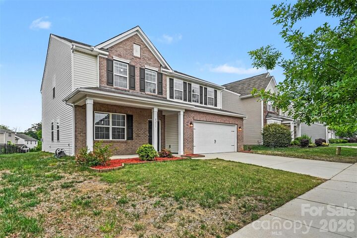 Property Photo: 8211 Pamplin Court NC 28273