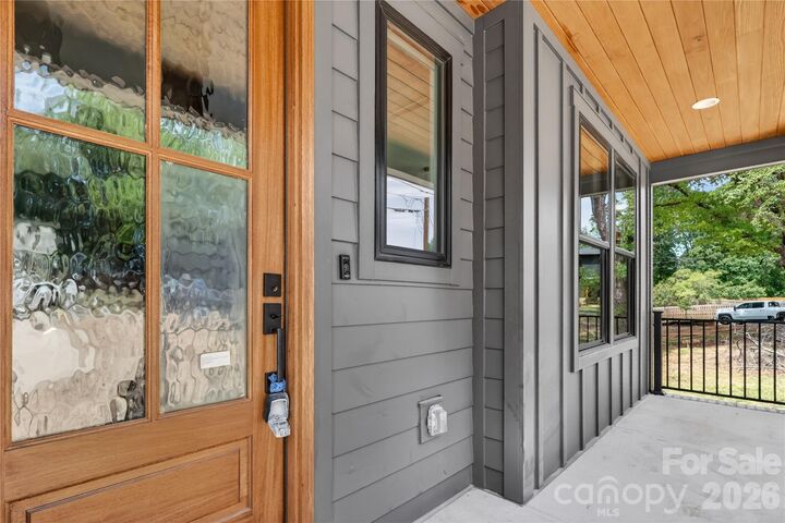 Property Photo:  421 W Cama Street  NC 28217 