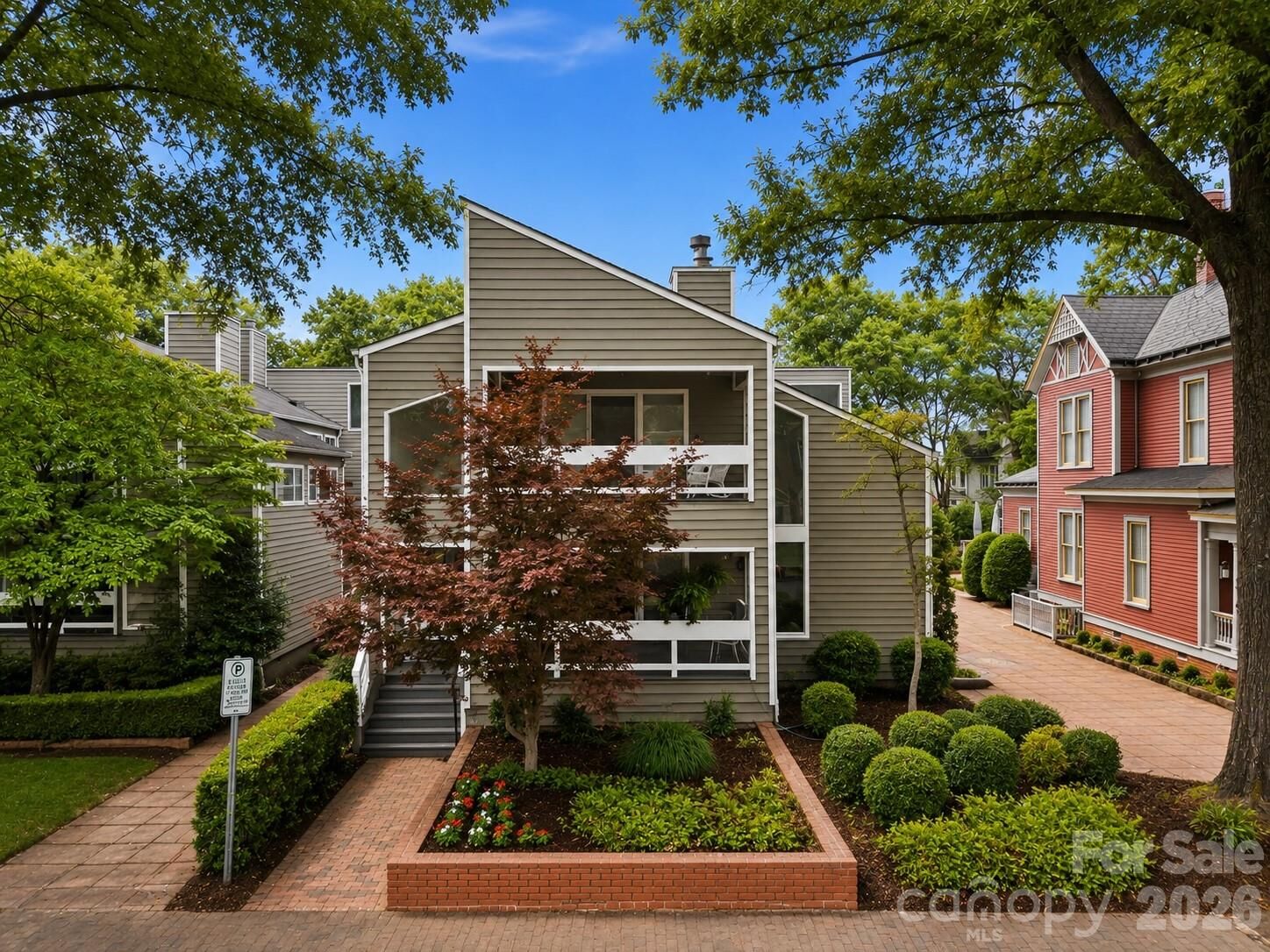 Property Photo:  517 N Poplar Street  NC 28202 