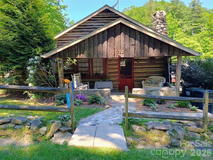 Property Photo:  72 Chestnut Hill Road  NC 28735 