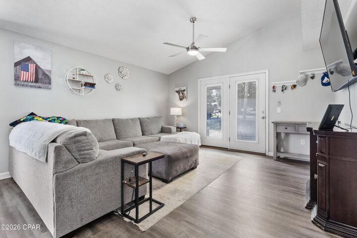 Property Photo:  8106 Starling Road  FL 32466 