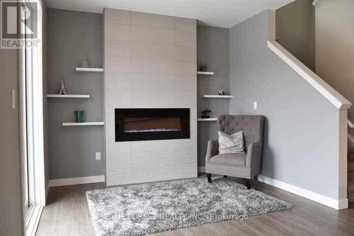 Property Photo:  933 Manhattan Way 933  ON N6H 0J7 