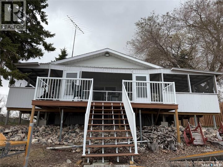 Property Photo:  317 Lakeshore Drive  SK S0G 2J0 