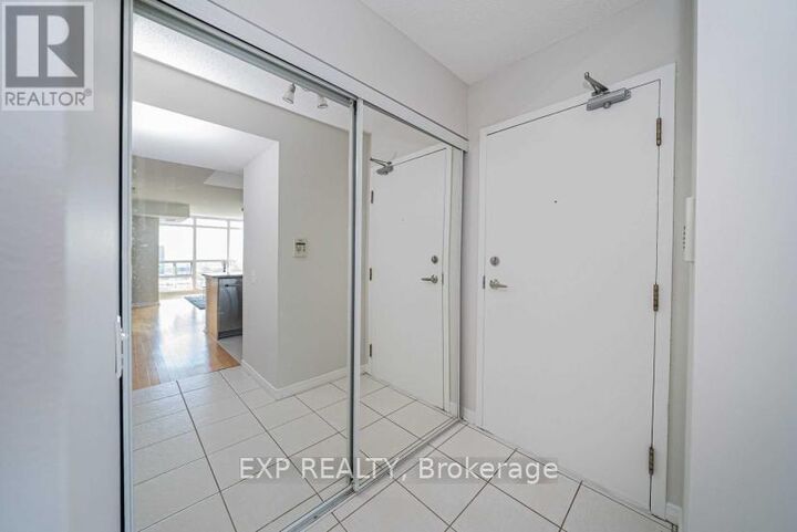 Property Photo:  28 Harrison Garden Boulevard 1112  ON M2N 7B5 