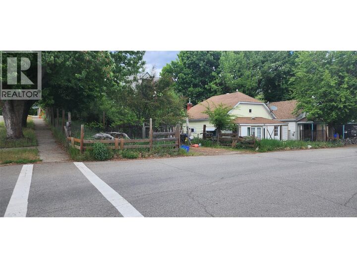 Property Photo:  173 75th Avenue  BC V0H 1H0 