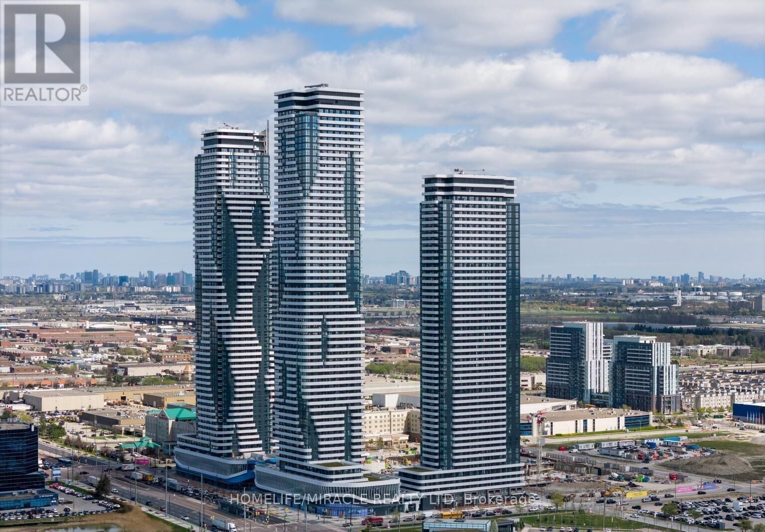 Property Photo:  225 Commerce Street 1811  ON L4K 5Z7 