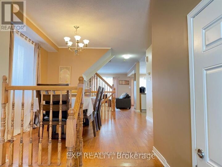 Property Photo:  124 Lokoya Street  ON K2S 0J4 