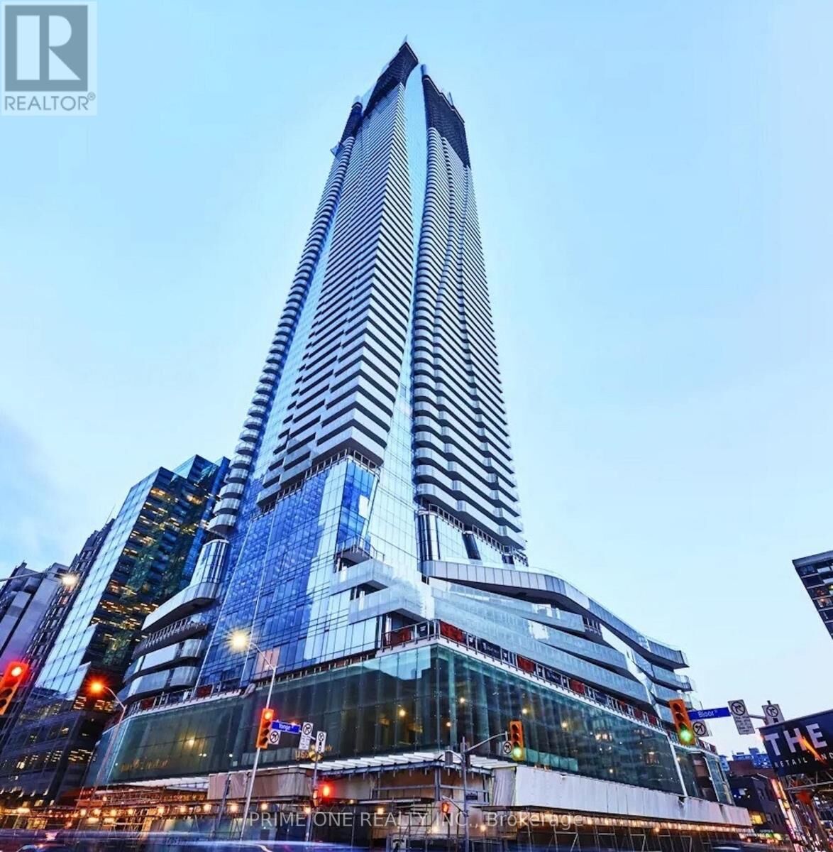Property Photo:  1 Bloor Street East 1704  ON M4W 0A8 