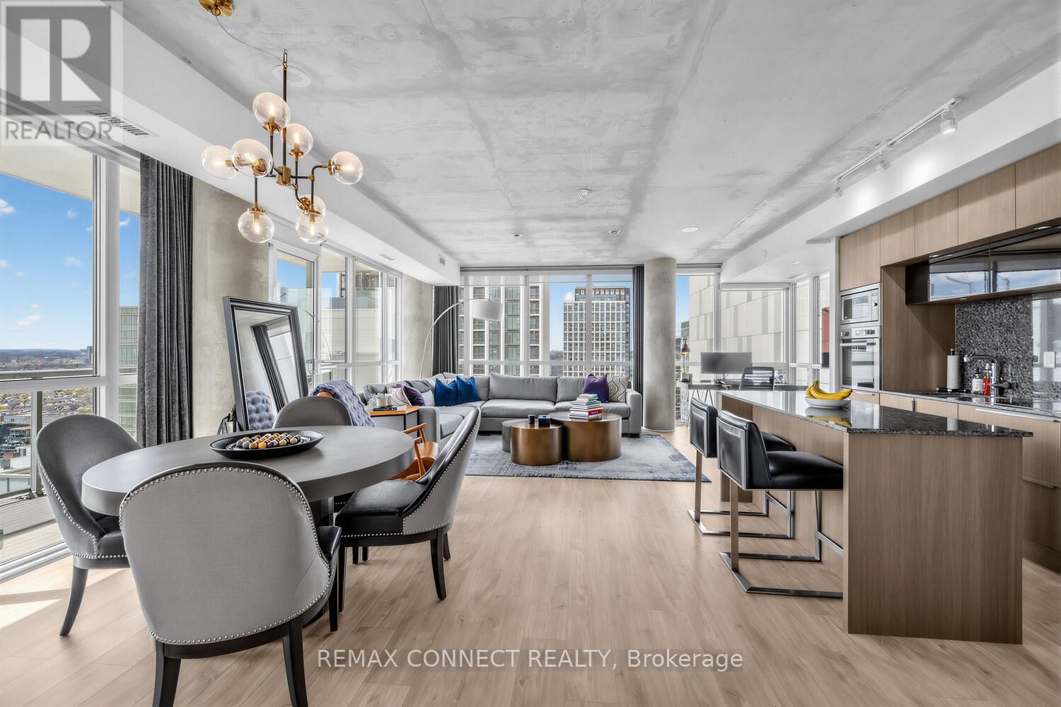 Property Photo:  88 Blue Jays Way 3806  ON M5V 0L7 