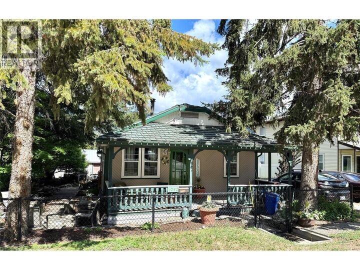 1050 Hillside Avenue — photo 1