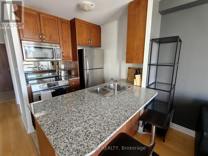 Property Photo:  100 Hayden Street 1003  ON M4Y 3C7 