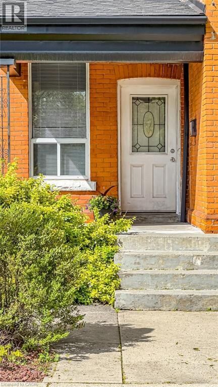 Property Photo:  30 Murray Street West 2  ON L8L 1B2 