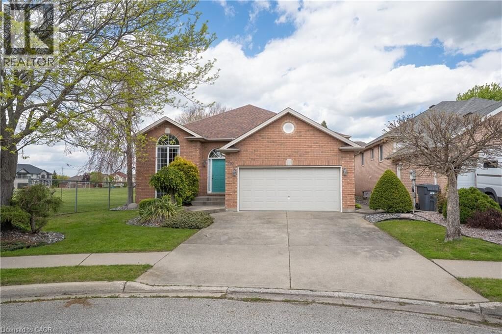 Property Photo:  822 Marcuz Court  ON N9G 3C5 
