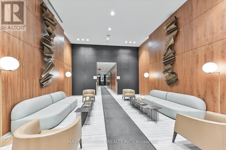 Property Photo:  8 Eglinton Avenue East Ph5801  ON M4P 0C1 
