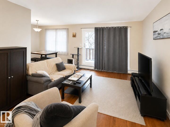 Property Photo:  #10 11108 108 Av NW  AB T5H 3Z3 
