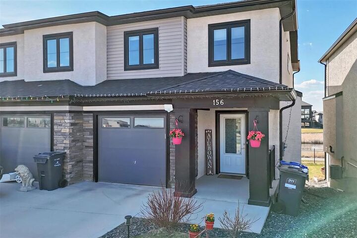 Property Photo:  156 Landover Drive  MB R3Y 0X3 