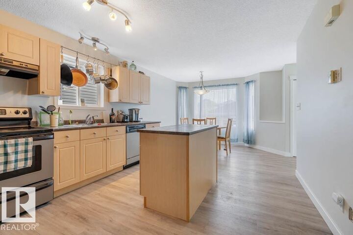 Property Photo:  57 Suntree Promenade  AB T9E 8R8 