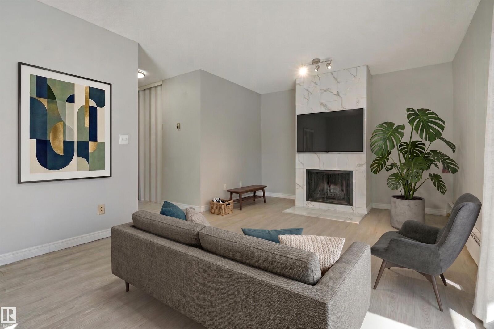 Photo de la propriété:  10838 108 Street NW 113  AB T5H 3A6 