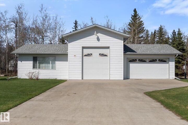 Property Photo:  53113 Rge Road 44 20  AB T0E 2K0 