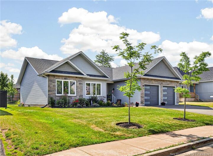 Property Photo: 195 Rosebank Crescent NB E1B 0R5