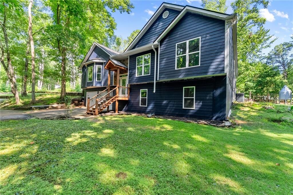 Property Photo: 7095 Cogburn Road GA 30028
