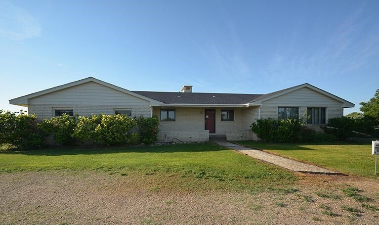 Property Photo:  1732 Road Y  KS 67838 