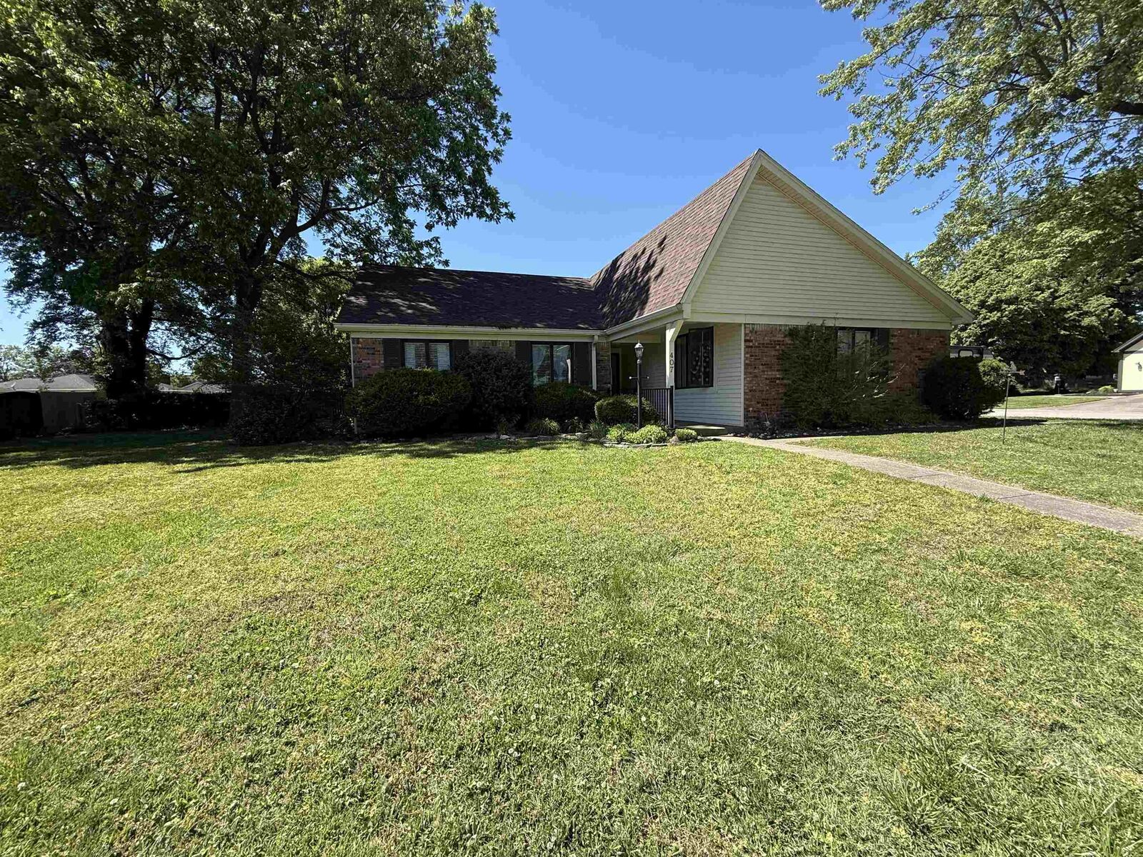 Property Photo:  407 Bittersweet Lane  KY 42420 