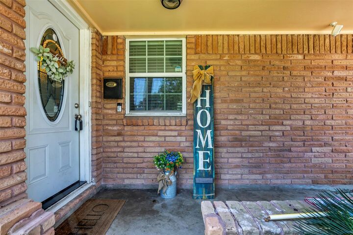 Property Photo: 5129 Nina Lee Lane TX 77092