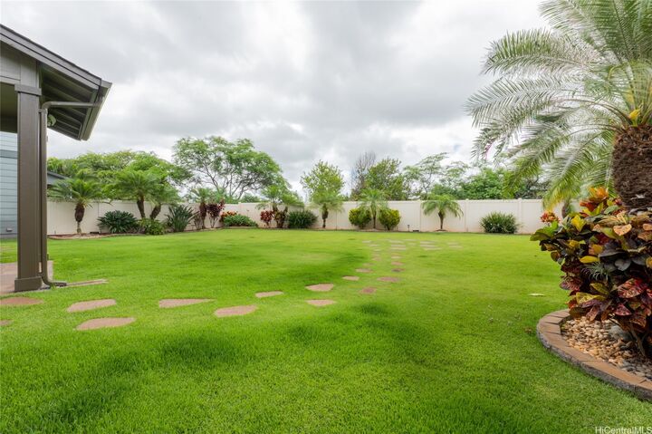 Property Photo:  91-1055 Hinakea Street  HI 96706 