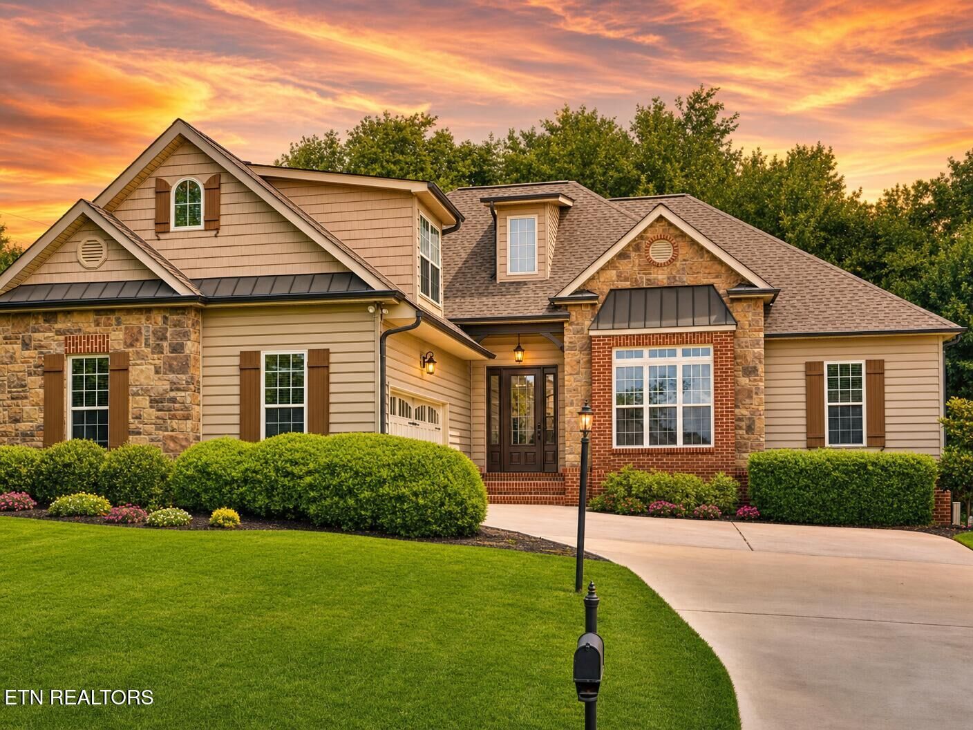 Property Photo: 1600 Autumn Tree Lane TN 37922