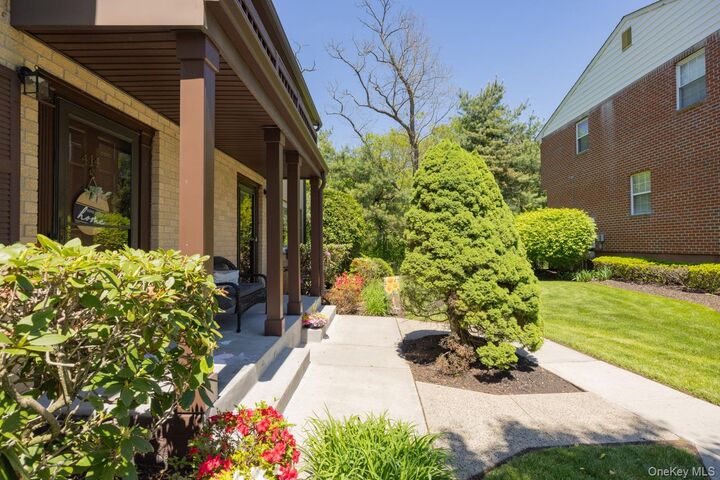 Property Photo: 414 Pawnee Court NY 10901